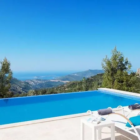 Islamlar Koeyuende Luexs Balayi Villasi Korunakli Kaş