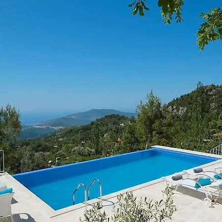 Villa Islamlar Koeyuende Luexs Balayi Villasi Korunakli Kaş