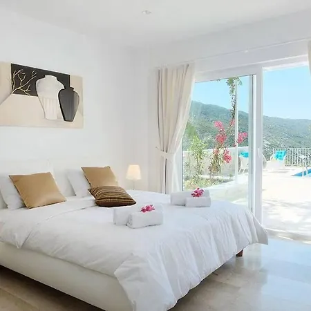Islamlar Koeyuende Luexs Balayi Villasi Korunakli Villa *